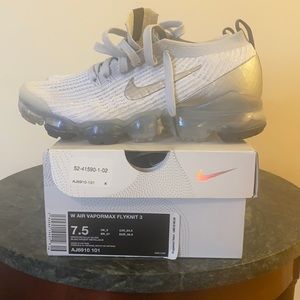 White/Metallic silver Vapormax Flyknit 3 7.5
